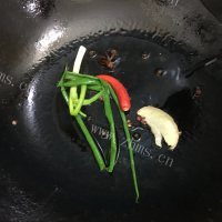 秘制卤猪舌猪心做法图解2)