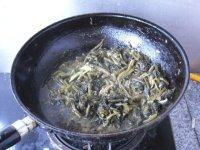 十分诱人的雪里蕻炖豆腐做法图解7)