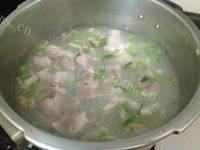 「美味可口」瘦肉粥做法图解7)