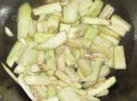 美味的西红柿炒茄子做法图解4)