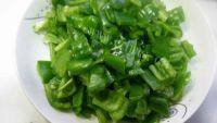 家常菜青椒炒鸡蛋做法图解1)