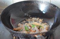 家常菜黄瓜炒虾仁做法图解5)