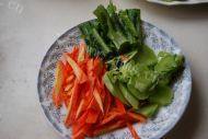 家常菜西葫芦炒肉片做法图解1)