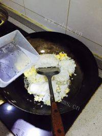 美味的蛋炒饭做法图解9)