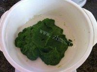 香醇的菠菜鸡蛋饼做法图解3)