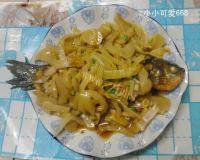 家常菜酸菜鲫鱼