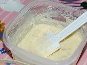 自制酸奶香蕉蛋糕卷做法图解3)