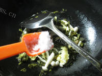 美味的雪菜白玉菇炒鸡蛋的做法图解八