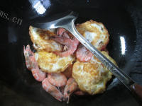 美味可口的鲜虾烧荷叶蛋的做法图解四
