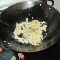 家常青椒银鱼做法图解4)