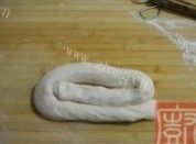自制腊肠烤饼做法图解5)
