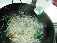 香气逼人的清炒豆芽做法图解5)