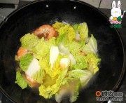 白菜鲜虾汤「小情歌」做法图解2)