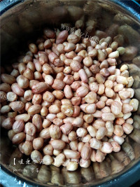下酒菜五香花生做法图解1)