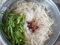 自己做的土豆丝卷饼做法图解9)