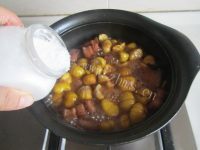 家常菜栗子红烧肉做法图解10)