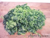 美味的西红柿鸡蛋菠菜面做法图解3)