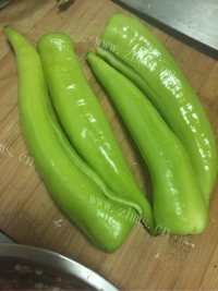 家常菜虎皮尖椒酿肉做法图解3)