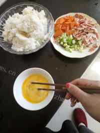 美味的酱油炒饭做法图解1)