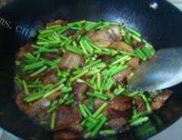 记忆中的蒜苔回锅肉