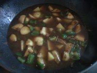 色味俱佳的酱土豆做法图解10)