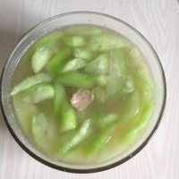 美味的丝瓜肉片汤
