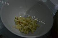 香脆可口的凉拌木耳做法图解2)