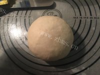 椰蓉豆沙包的做法做法图解3)