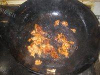 家常菜肉末炒芹菜做法图解3)