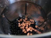 黑豆花生豆浆做法图解4)