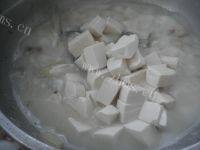 简单易做的鱼头豆腐汤的做法图解七
