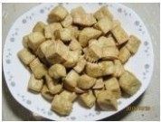 家常菜糖醋豆腐丁做法图解2)