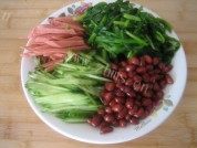 爽口的炝拌菠菜做法图解5)