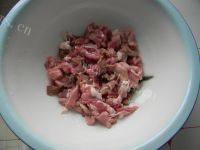绿色食物牙签肉做法图解1)