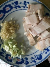家常菜肉炒角瓜做法图解2)