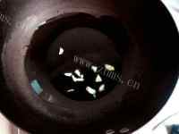 美味的虾仁香菇炒芦笋做法图解2)