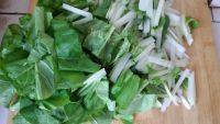 家常菜小白菜炒肉做法图解1)