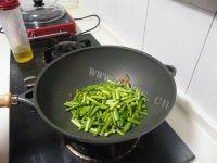 自己做的蒜苔炒腊肉做法图解7)