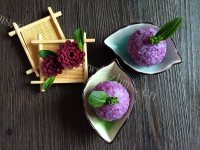 美味的紫薯饭团