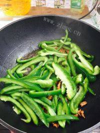 家常菜青椒炒肉丝做法图解6)