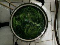 口感极佳的菠菜蛋花汤做法图解4)