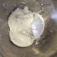 美味的芝麻糯米丸子做法图解3)