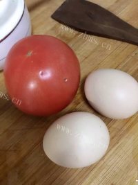 美味的西红柿蛋花汤做法图解1)