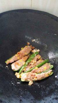 家常菜酿青椒做法图解8)