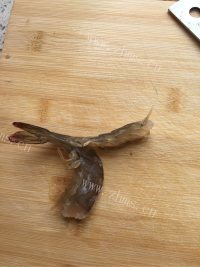 唇齿留香的蒜蓉蒸虾做法图解2)
