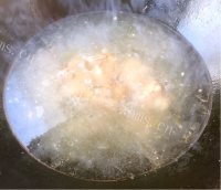 美味的幸福早餐排骨米线做法图解12)
