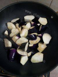 易做的烧茄子做法图解3)