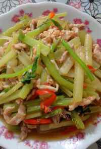 家常菜芹菜炒肉丝