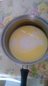 自制菠萝披萨做法图解2)