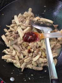 美味的香干炒肉做法图解13)